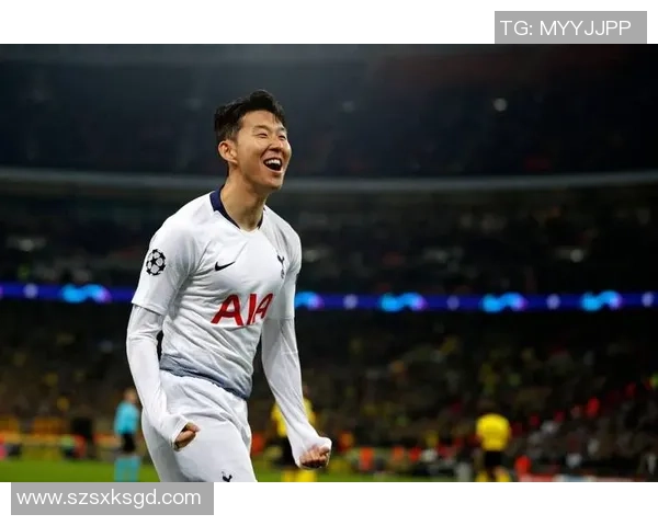 全球足球名宿球星排名盘点 历史最佳球员的荣耀与成就解析 全球足球名宿球星排名盘点 历史最佳球员的荣耀与成就解析