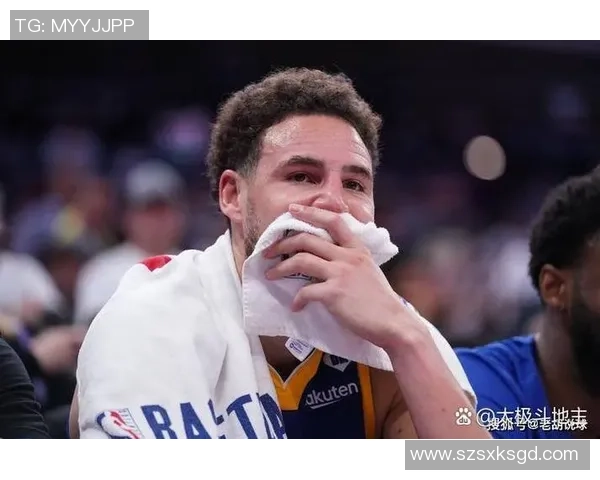 勇士球迷亲历足球传奇球星的成长故事与赛场风采 勇士球迷亲历足球传奇球星的成长故事与赛场风采