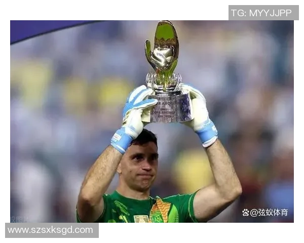 年度最佳足球球员荣誉争夺战：谁将登顶成就MVP荣耀