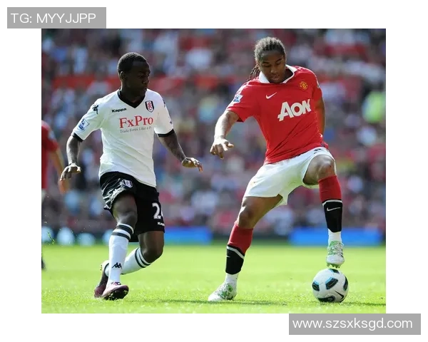 拉球技巧引领风潮 足球巨星如何通过拉球突破防线打造个人传奇