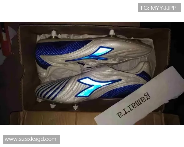 球星们钟爱的足球鞋品牌与款式揭秘 足球鞋选择背后的秘密与趋势分析