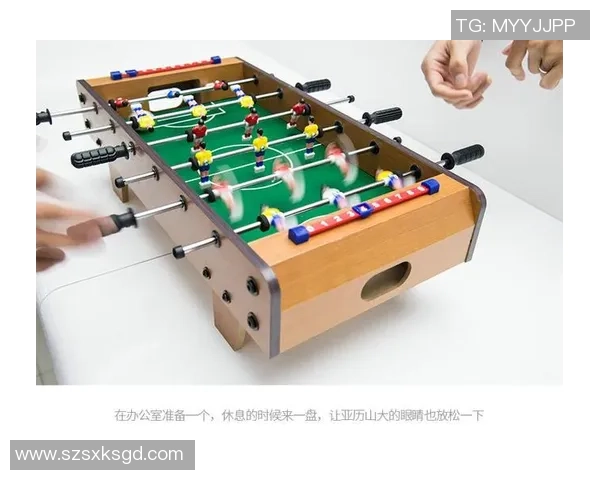 球星挑战桌上足球技巧大比拼 谁能在小小场地内赢得荣耀