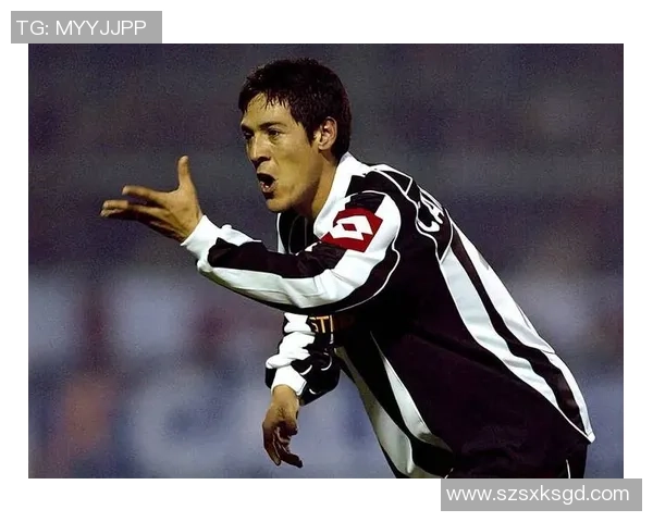 足球场上的力量巨兽:盘点那些以强壮体魄著称的顶级球星 足球场上的力量巨兽:盘点那些以强壮体魄著称的顶级球星